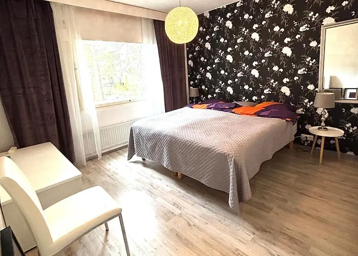 Stylish Two-rooms And Kitchen 66 M2 투르쿠